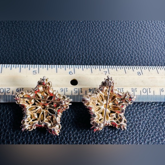 Vintage Multicolor Star Brooch Pair. Unsigned Prong set. - Picture 3 of 3